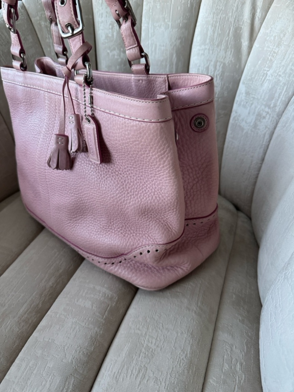 Coach Light Pink Pebbled Leather Tote with Tassel Hangtag - Picture 2 of 10
